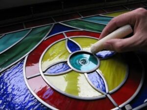 Local stained glass course